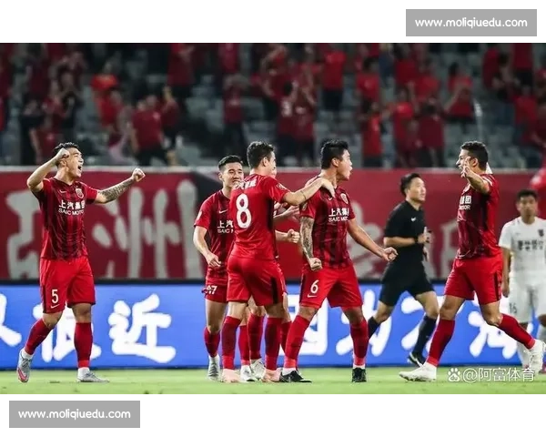 杭州绿城主场激战上海上港争夺关键三分引爆本轮中超焦点对决